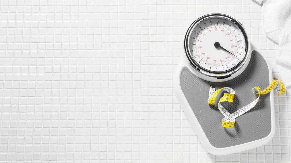 scales and centimeter while losing weight